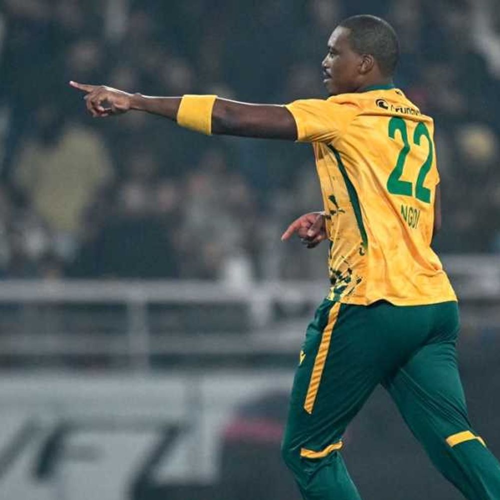 टी-20 वर्ल्डकप- कनाडा का चौथा विकेट गिरा:रबाडा ने श्रेयस मोव्वा को बोल्ड किया, साउथ अफ्रीका ने 214 रन बनाए