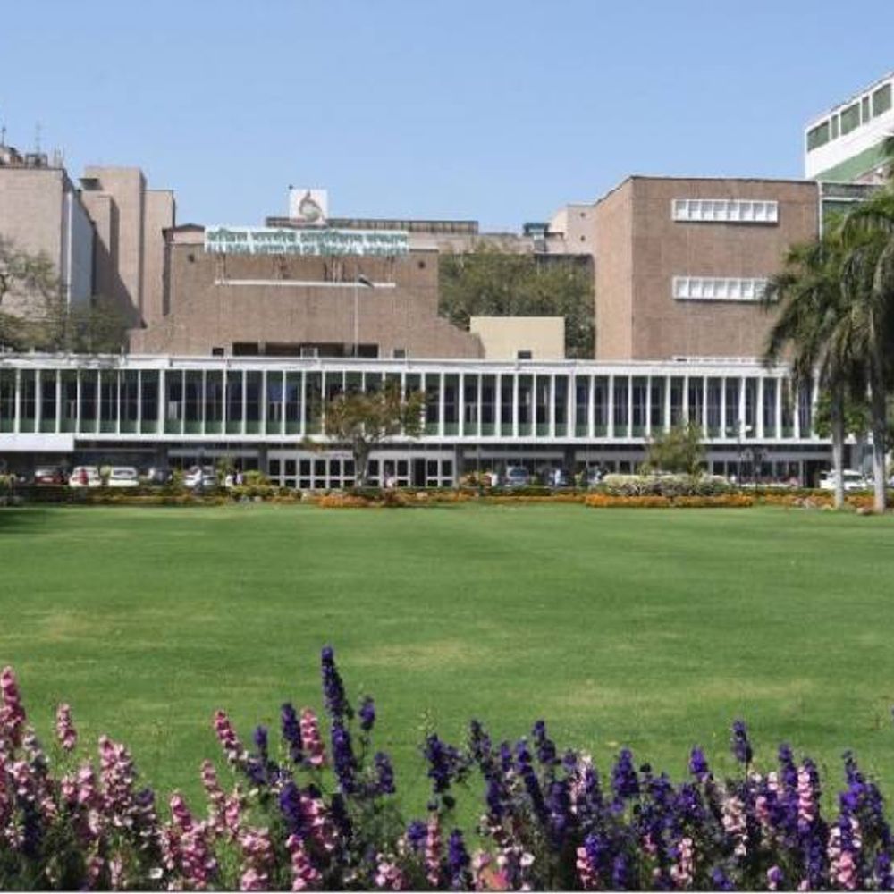 हेल्थकेयर में भारत की बड़ी उपलब्धि:एम्स दिल्ली बना दुनिया का छठा सर्वश्रेष्ठ अस्पताल, टाटा मेमोरियल मुंबई 13वें स्थान पर