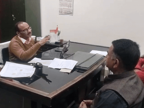 केमिस्ट बोले- व्यापारियों पर नहीं अपराध पर करें वार:मेरठ में रिटेल केमिस्ट एंड डिस्ट्रीब्यूटर एसोसिएशन ने अस्सिटेंट ड्रग कंट्रोलर से बताई अपनी परेशानी