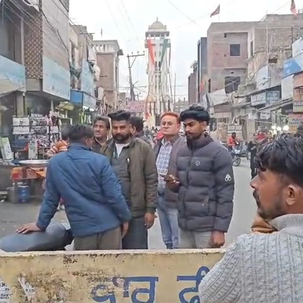 फाजिल्का घंटाघर चौक से बैरिकेड हटाया, सालों पुरानी मांग पूरी:  राज्यपाल के दौरे से पहले निर्णय, ईओ बोले- अस्थायी रूप से हटाया – Fazilka News