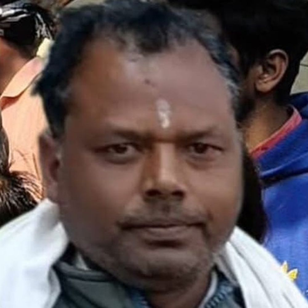 संतकबीरनगर में किसान आत्महत्या मामले में सहायक चकबंदी अधिकारी निलंबित:चकबंदी में अनियमितता से परेशान किसान ने किया था सुसाइड