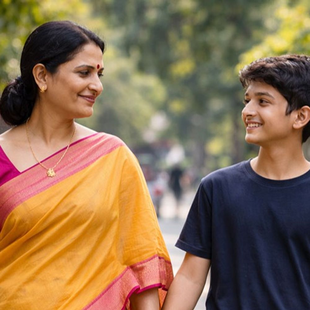 गोरखपुर में चाची 20 साल छोटे भतीजे को लेकर भागी:10 दिन शहर में छिपकर रहे; शादी की तैयारी करते पकड़े गए