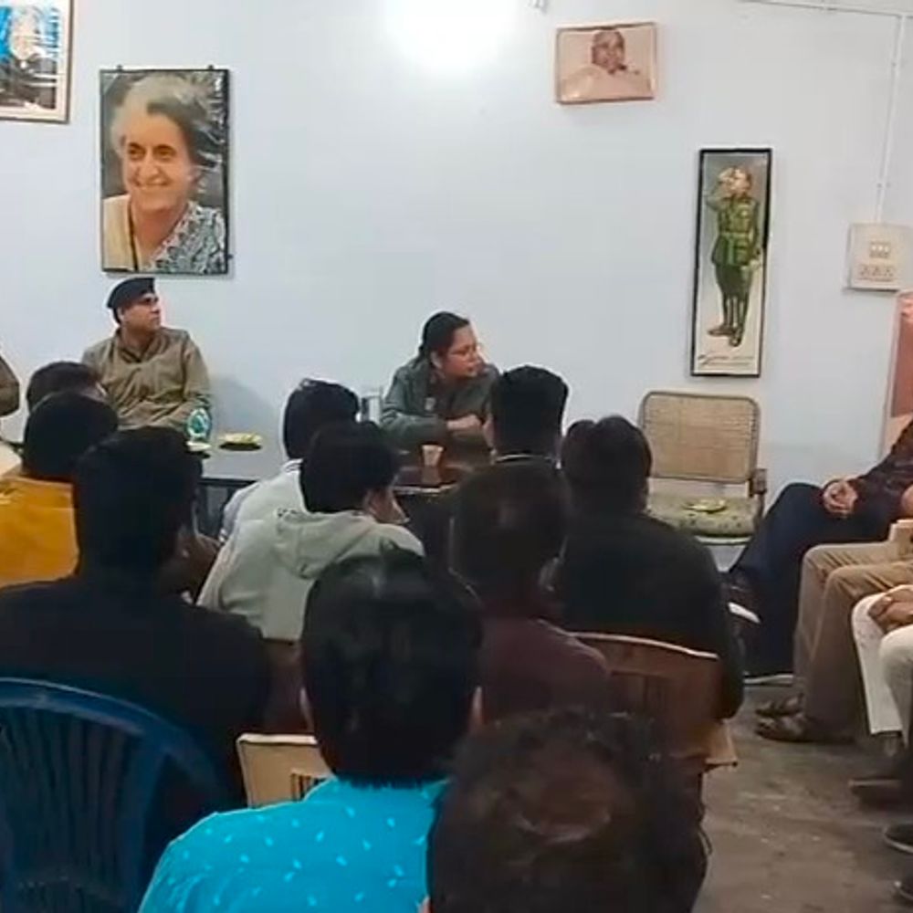 SP रत्ना सिंह ने व्यापारियों संग की बैठक:  चिरमिरी में अवैध गतिविधियों पर सख्ती के निर्देश, सुझाव भी लिए गए – Manendragarh-Chirmiri-Bharatpur News