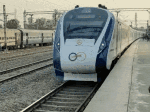 रेलवे का तोहफा,16 फरवरी से नई 'वंदे भारत ट्रेन' शूरू:उदयपुर से असारवा तक चल गुजरात कनेक्ट करेगी, जयपुर और आगरा कैंट वंदे भारत बंद होगी