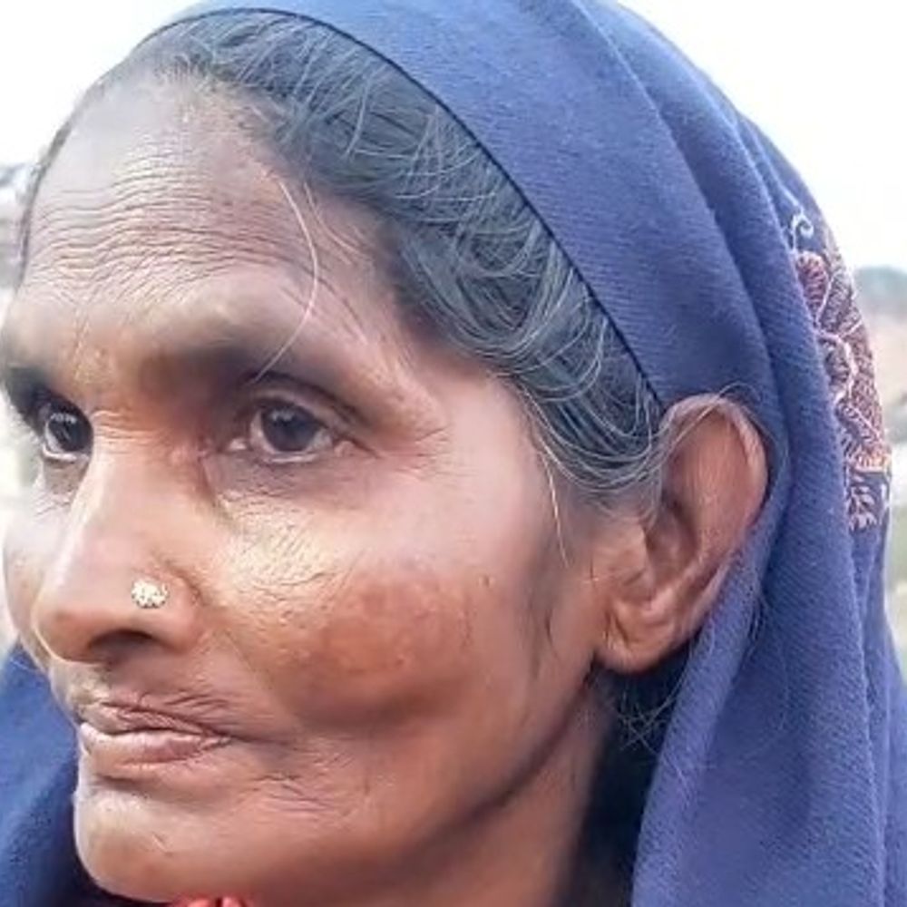 पीलीभीत में बुजुर्ग महिला से कुंडल छीनकर बदमाश फरार:पुलिस ने अज्ञात बाइक सवार पर केस दर्ज कर तलाश में जुटी