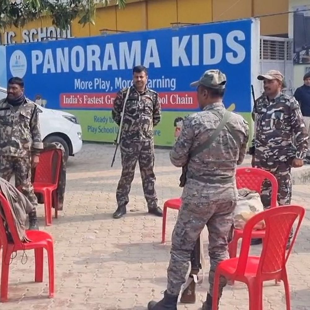 पनोरमा ग्रुप के सीएमडी संजीव मिश्रा के ठिकानों पर छापेमारी:  आर्थिक अपराध इकाई ने सुपौल में की कार्रवाई, दस्तावेजों की जांच में जुटी टीम – Supaul News