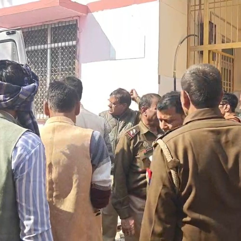 मथुरा में हेड कांस्टेबल की मौत:एटा के रहने वाले सिपाही को हार्ट अटैक आया, सुबह ड्यूटी के लिए जा रहे थे