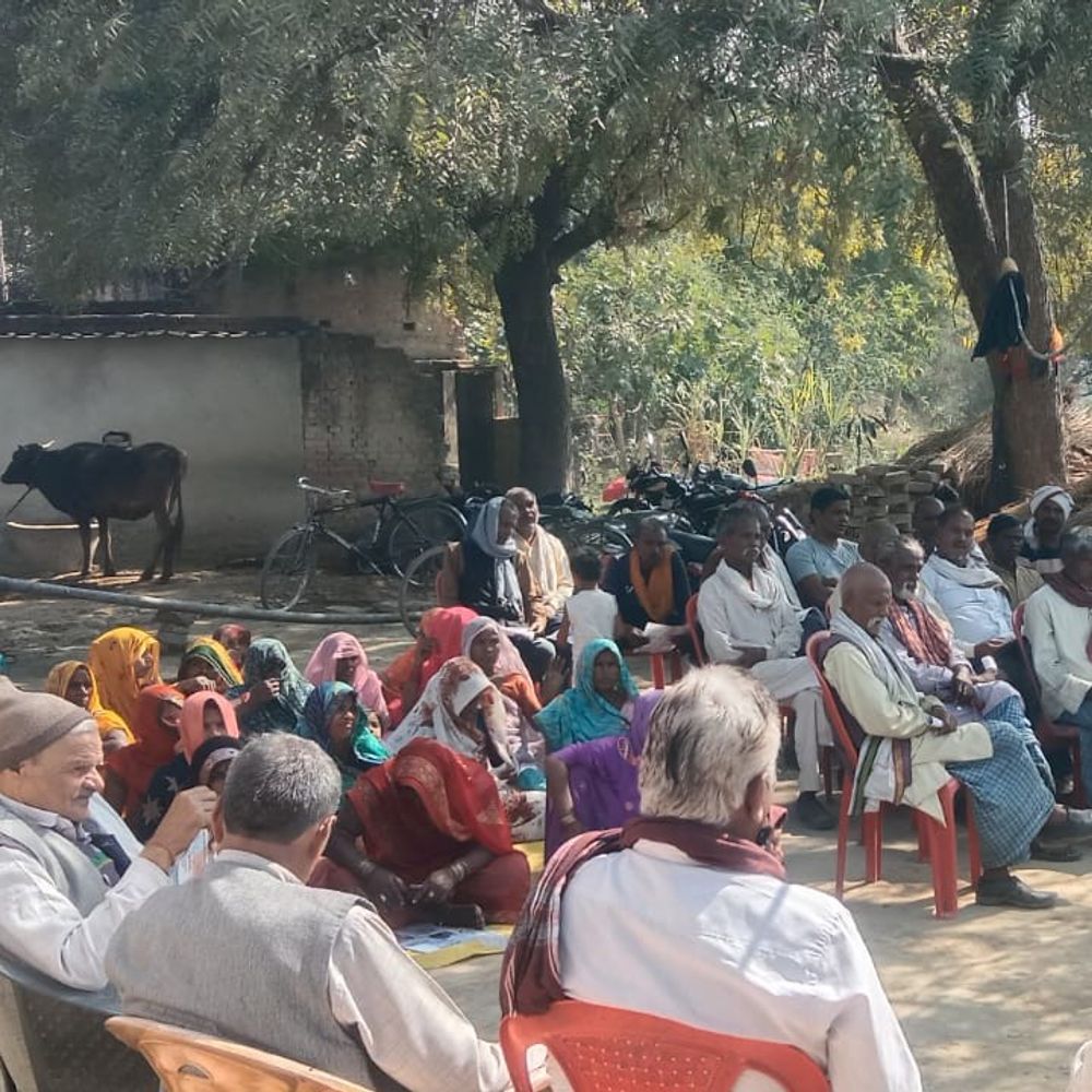 भदोही में कांग्रेस ने मनरेगा बचाओ अभियान चलाया:  नकटापुर गांव में चौपाल लगाकर मनरेगा को जीवनरेखा बताया – Bhadohi (Sant Ravidas Nagar) News