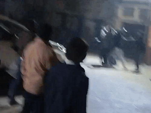 अयोध्या जिला अस्पताल में बाइक खड़ी करने को लेकर मारपीट:  वीडियो सोशल मीडिया पर वायरल, पुलिस के पास किसी भी पक्ष नहीं पहुंची तहरीर – Ayodhya News