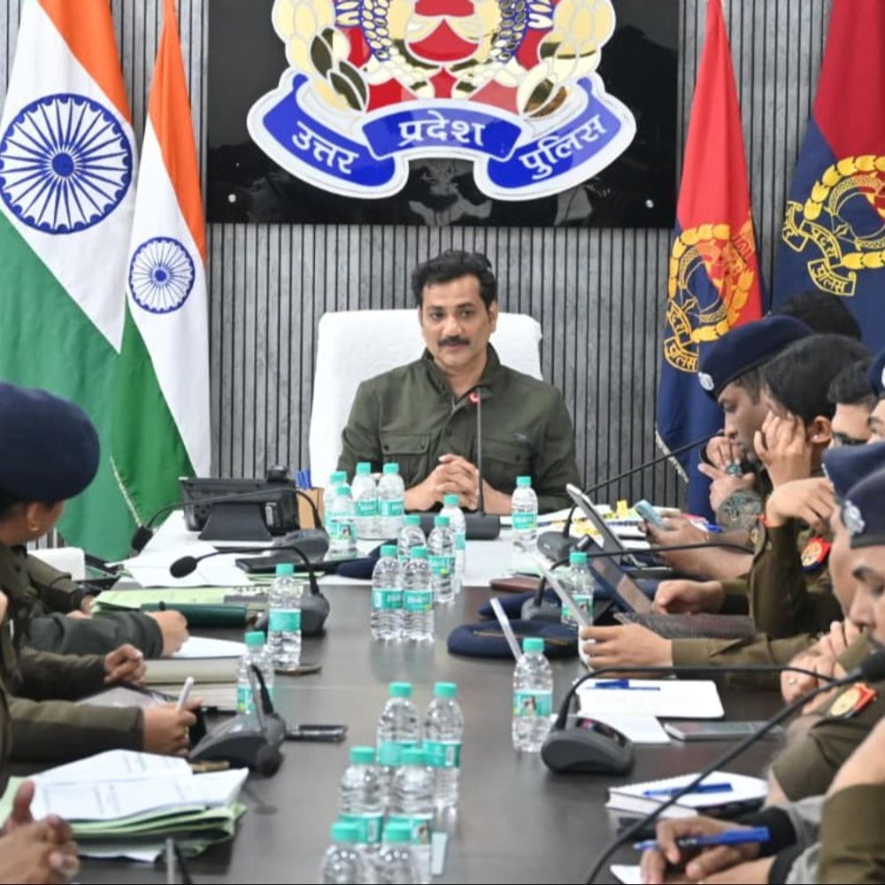 CP ने महाशिवरात्रि पर सुरक्षा और यातायात-डायवर्जन का ब्लूप्रिंट परखा:  3 जोन की समीक्षा में लंबित विवेचनाओं पर खफा दिखे पुलिस कमिश्नर, अपराधियों की गिरफ्तारी का अल्टीमेटम – Varanasi News