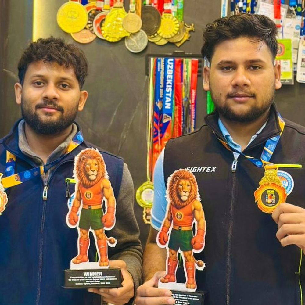 मेरठ के सगे भाइयों ने अंतरराष्ट्रीय किकबॉक्सिंग में जीते मेडल:दिल्ली में आयोजित चार दिवसीय प्रतियोगिता में किया था प्रतिभाग