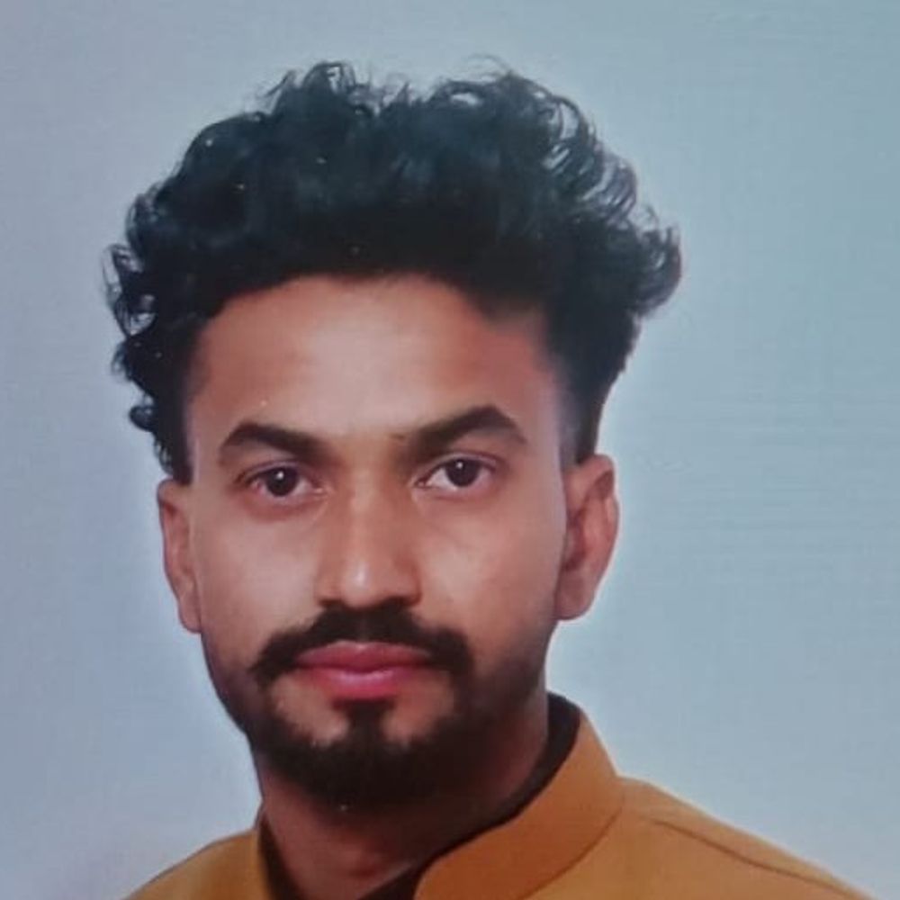 कानपुर से लखनऊ आकर युवक ने की आत्महत्या:भाई के कमरे में रुका; पूरी रात जागा, सुबह रस्सी से लटका मिला