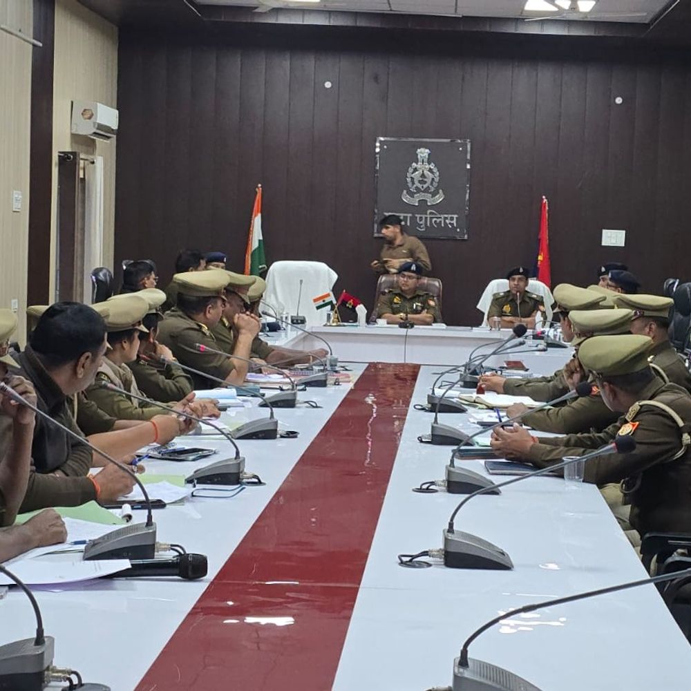 महाशिवरात्रि-कांवड़ यात्रा को लेकर ट्रैफिक डायवर्जन पर बैठक:एटा में व्यवस्थाओं की समीक्षा की गई, 12-15 फरवरी तक भारी वाहनों के प्रवेश पर रोक