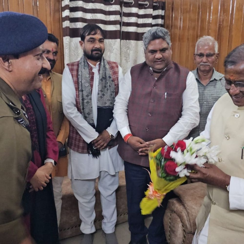 असम के राज्यपाल बागेश्वर धाम से महोबा पहुंचे:लक्ष्मण प्रसाद आचार्य बोले- पीएम मोदी के नेतृत्व में विकसित भारत साकार हो रहा