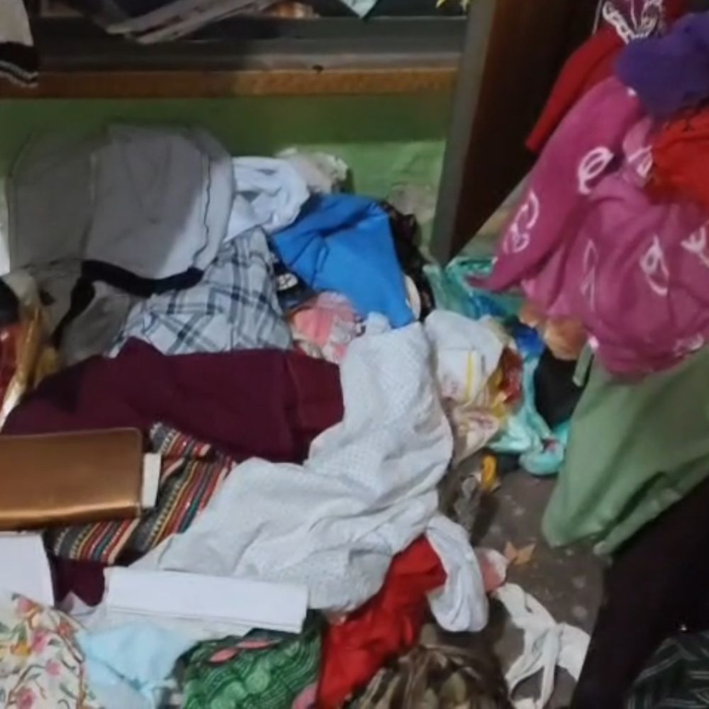 शादी में गए परिवार के घर चोरी:फिरोजाबाद में चोरों ने नकदी और कीमती सामान चुराए, सीसीटीवी खंगाल रही पुलिस