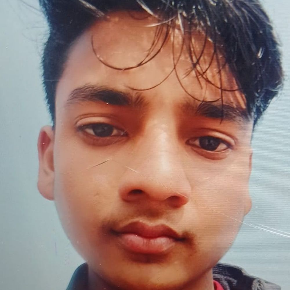 कासगंज में संदिग्ध परिस्थितियों में मिला किशोर का शव:घर से कुछ दूरी पर हुआ बरामद, शरीर पर चोट के निशान नहीं