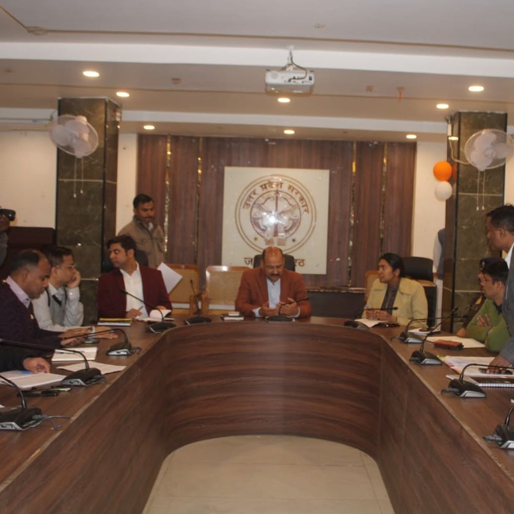 मेरठ के बड़ागांव अमीनाबाद में BLO सस्पेंड:200 वोट काटने की साजिश का आरोप, डीएम ने की कार्रवाई