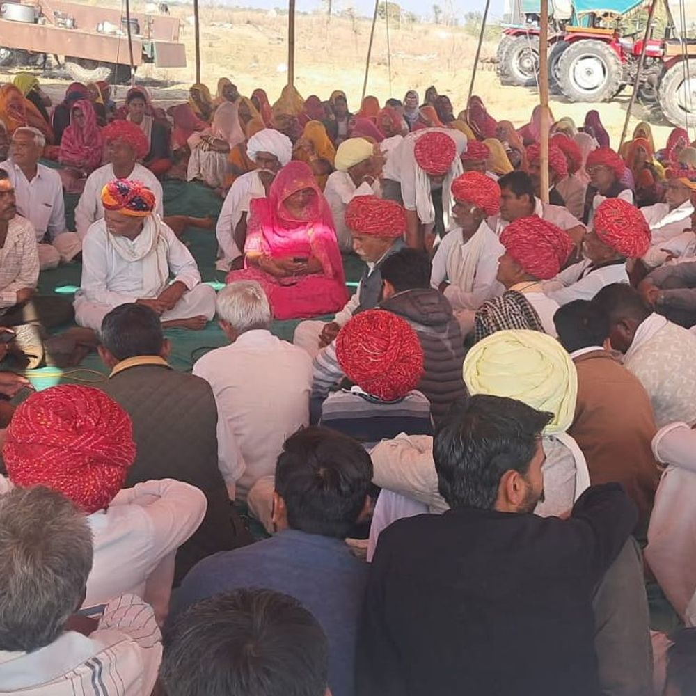 बजरी लीज निरस्त करने की मांग:  10 गांवों के ग्रामीणों का धरना जारी, उग्र आंदोलन की चेतावनी – Beawar News