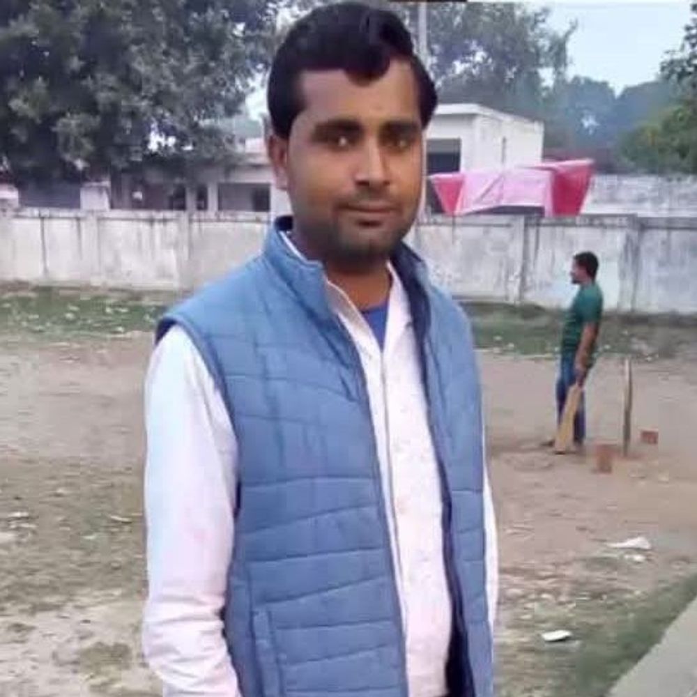 बदायूं में दूध वाहन की टक्कर से युवक की मौत:बेटे के पहले जन्मदिन पर बाइक से ससुराल जा रहा था, दो साल पहले हुई थी शादी