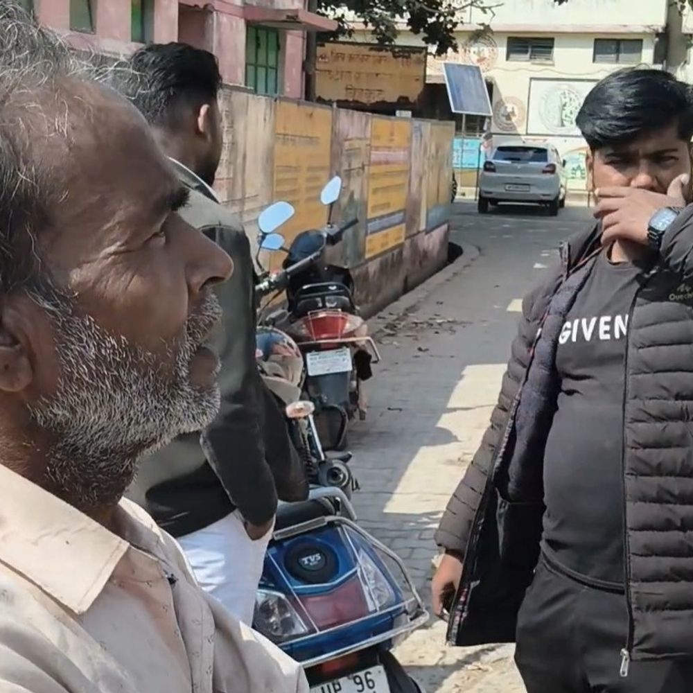 चित्रकूट में सड़क हादसे में बाइक सवार युवक की मौत:कानपुर से लौटते समय हुआ हादसा, नहीं पहना था हेलमेट