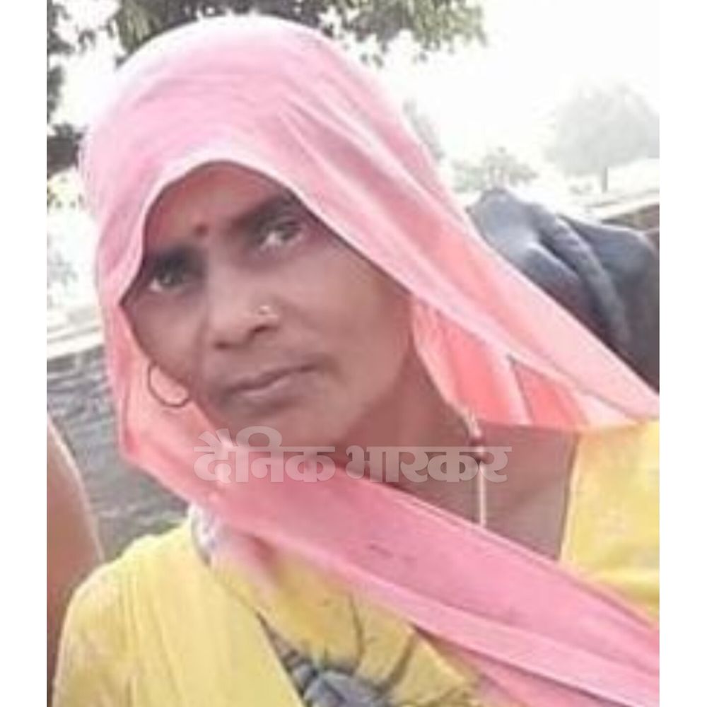 इटावा में महिला का शव पेड़ से लटका मिला:बेटे-बहू पर हत्या का आरोप, बेटे ने आरोपों को झूठा बताया