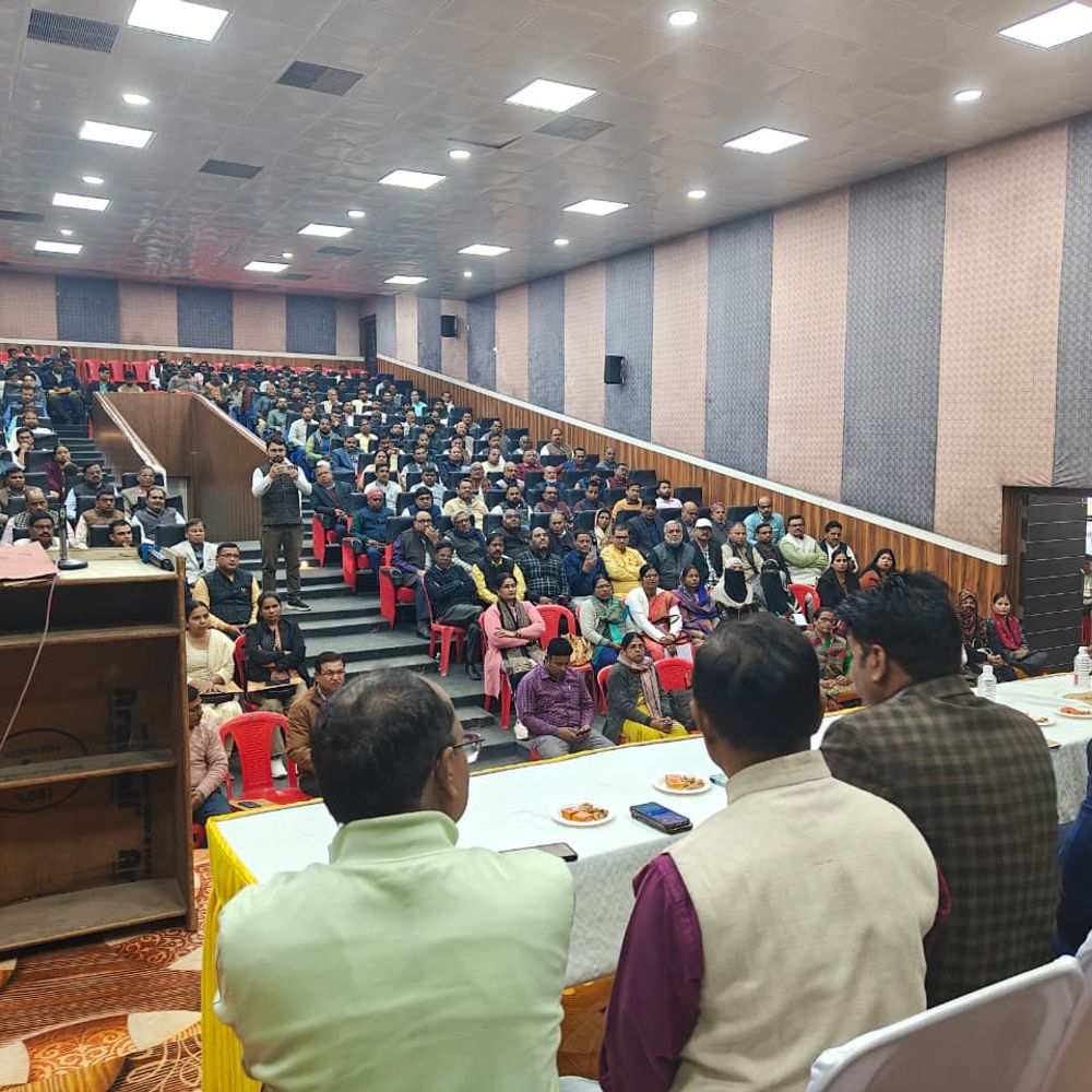 मऊ में 127 केंद्रों पर यूपी बोर्ड परीक्षा होगी:सुरक्षा के कड़े इंतेजाम, हाईस्कूल-इंटर के 77462 परीक्षार्थी देंगे इम्तिहान