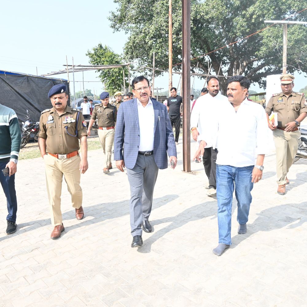 महाशिवरात्रि तैयारियों का डीएम-एसपी ने किया निरीक्षण:मजबूत बैरिकेडिंग करने के लिए कहा, सुरक्षा, भीड़ प्रबंधन के लिए दिए कड़े निर्देश दिए