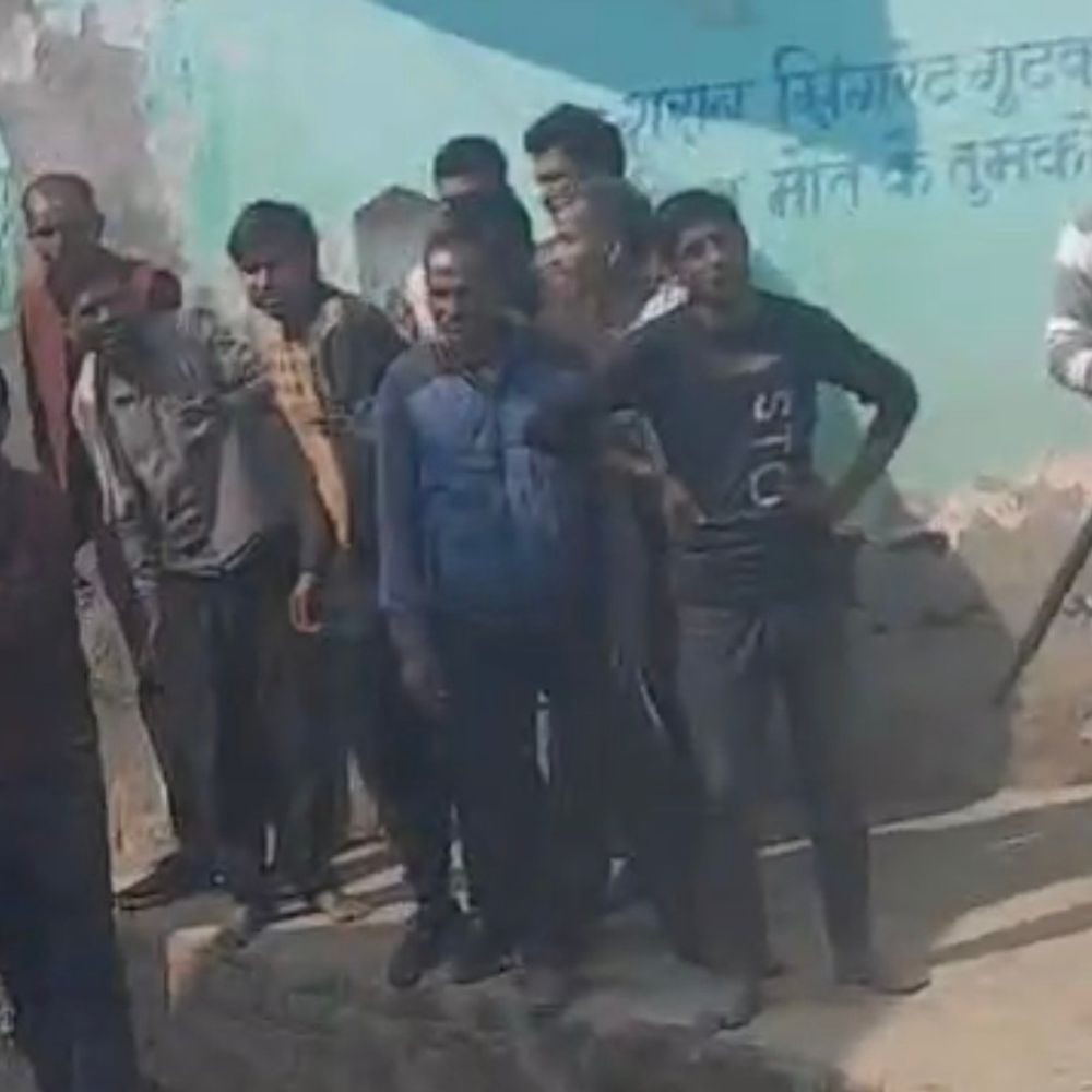 संभल में भैंस बांधने पर दो पक्षों में पथराव, VIDEO:एक व्यक्ति घायल, पुलिस ने ग्रामीणों को खदेड़ा