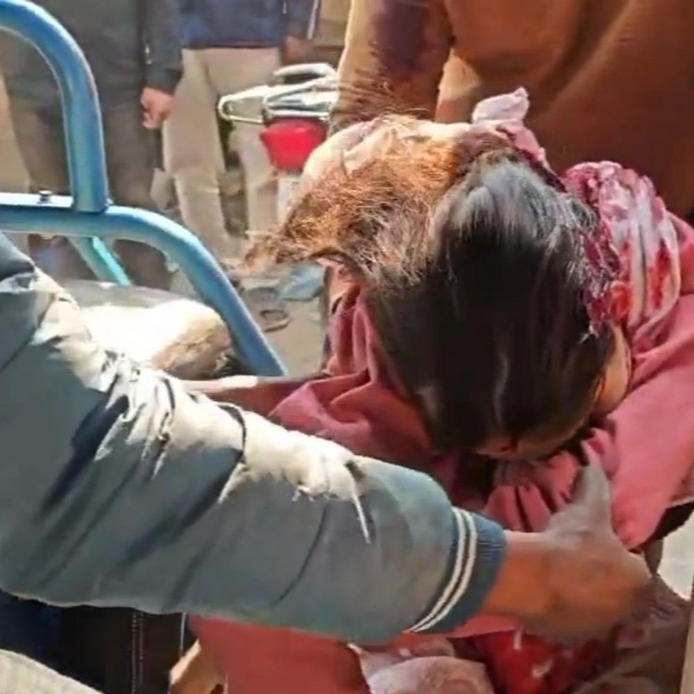 भदोही में पिकअप की टक्कर, 22 वर्षीय युवती की मौत:परिजनों का आरोप वाहन अंजली के ऊपर चढ़ा, कोचिंग जाते समय हादसा