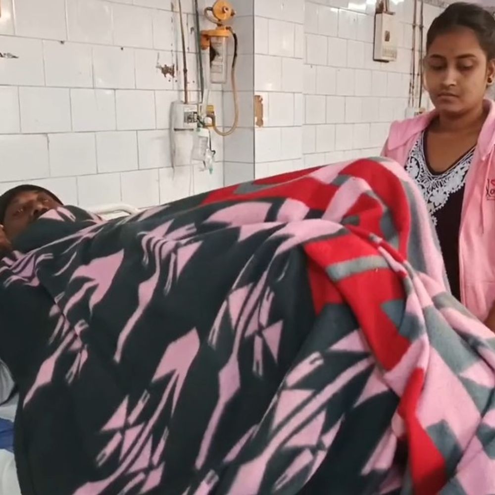 महिला ने देवर पर किया ईंट से हमला:बचाने गई बेटी भी घायल, सुलतानगंज में जमीन विवाद को लेकर घटना; FIR दर्ज