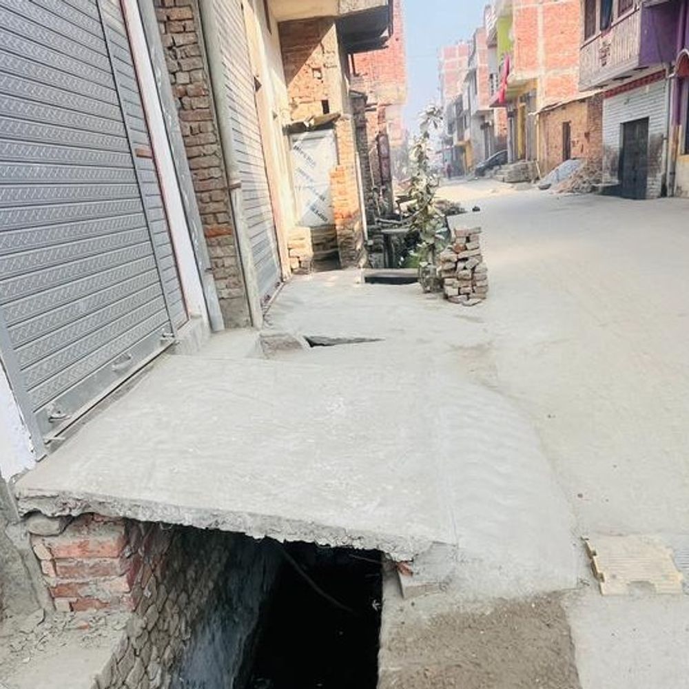 नगर पंचायत में ई-टेंडर में देरी, भ्रष्टाचार के आरोप:कुशीनगर में चहेते ठेकेदारों को काम दिलाने के लिए देरी का आरोप