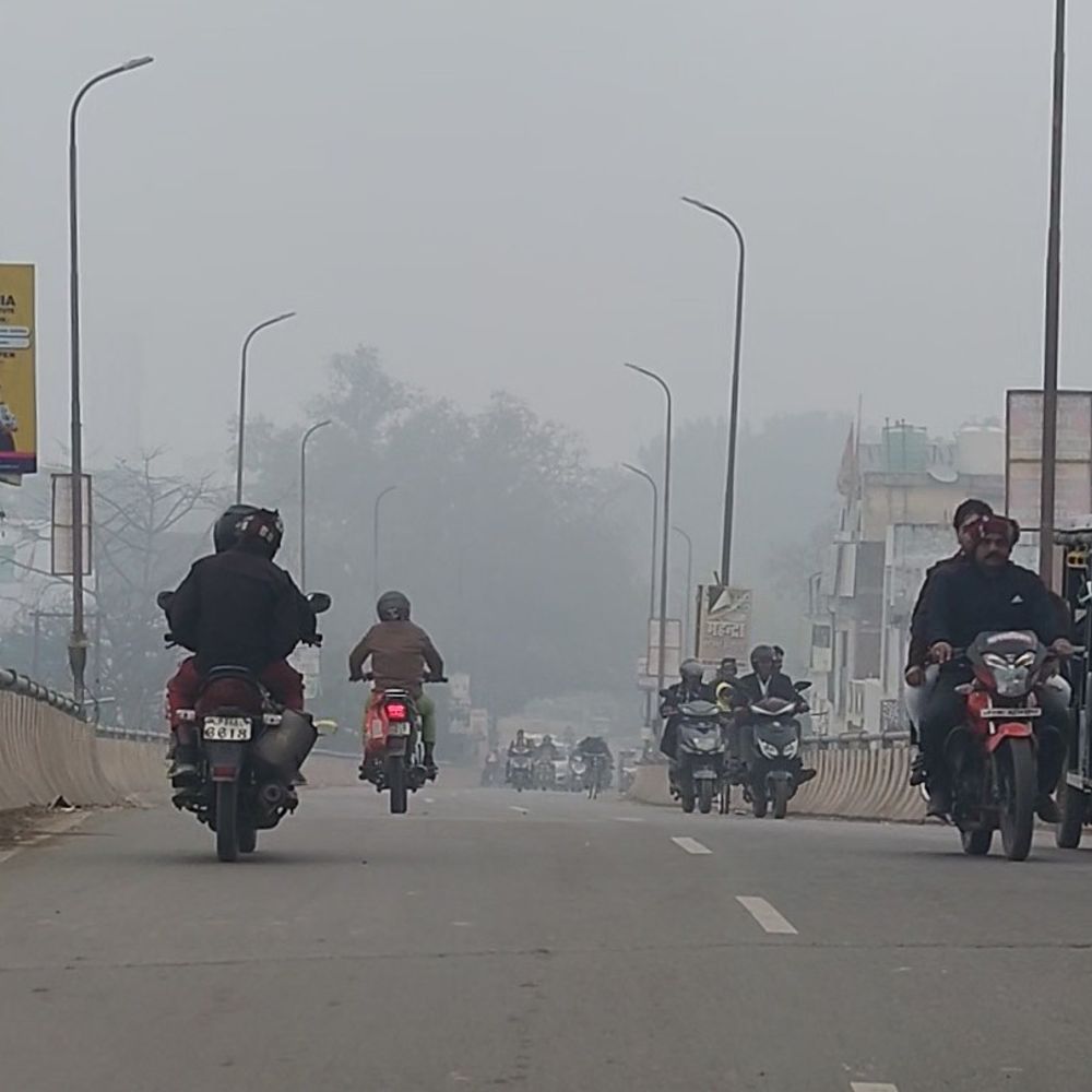 सीतापुर में मौसम बदला, ठंड बढ़ी:न्यूनतम तापमान 10 डिग्री सेल्सियस, हवा 15 किमी/घंटे, 3 दिनों में बूंदाबांदी होने के आसार