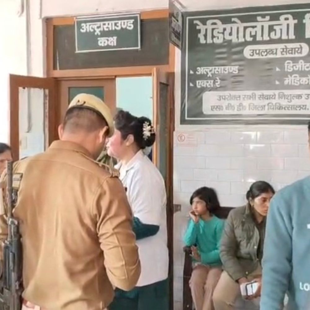 सहारनपुर कमिश्नर ने जिला अस्पताल का औचक निरीक्षण किया:ICU व्यवस्था संतोषजनक,  सफाई व्यवस्था और अल्ट्रासाउंड केंद्र में मिलीं खामियां