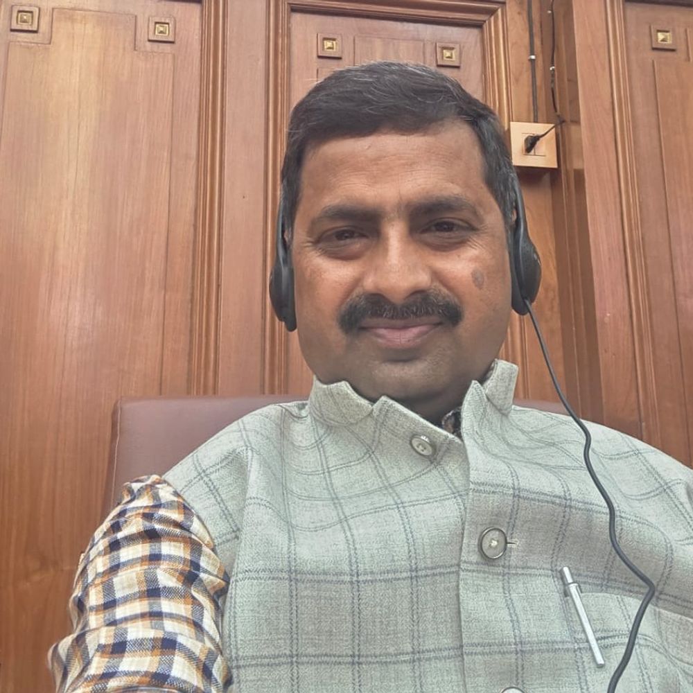 महोबा में कुलपहाड़ के 3200 किसानों को नहीं मिली खतौनी:विधान परिषद में एमएलसी ने उठाया मुद्दा, सरकार को निर्देश