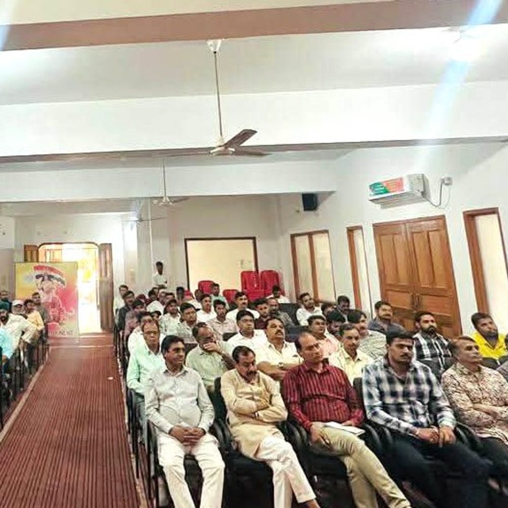 पूर्व केंद्रीय मंत्री बोले-कार्यकर्ताओं के समर्पण से संगठन मजबूत:  दीनदयाल उपाध्याय की जयंती पर कहा- उनके विचारों को अपनाना सच्ची श्रद्धांजलि – Dhar News