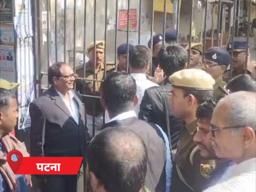 '1 बजे 5 धमाके होंगे', पटना कोर्ट उड़ाने की धमकी:पप्पू यादव की जमानत पर सुनवाई टली, पुलिस से भिड़े वकील, बोले- आप क्या कर रहे