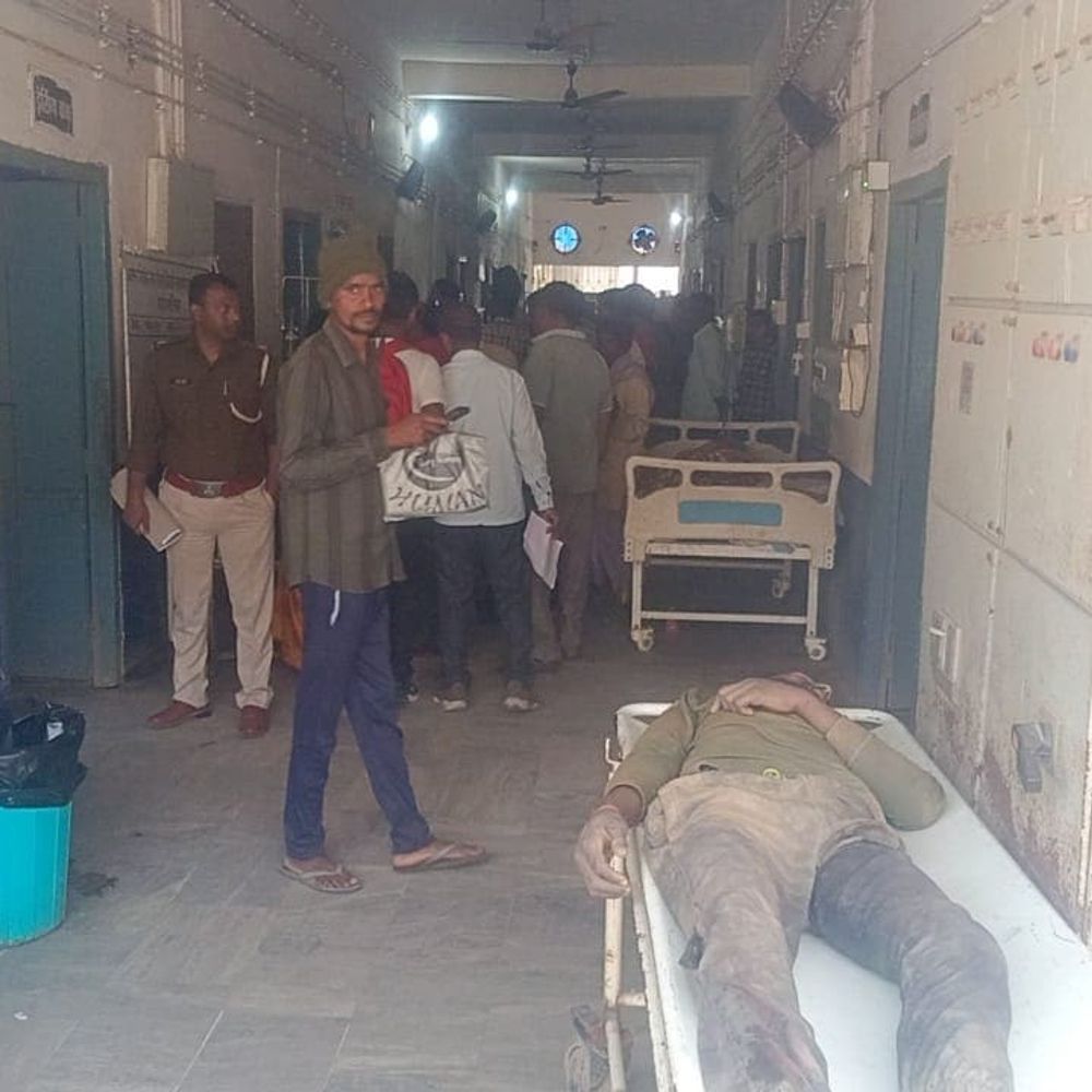 बिजली की कटिया फंसा रहे कोटेदार की पीट-पीटकर हत्या:चित्रकूट में दबंगों ने घस में घुसकर लाठी-डंडों से किया हमला, बहू घायल; एक आरोपी गिरफ्तार