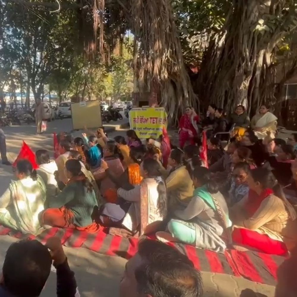 बरनाला में TET अनिवार्य करने के खिलाफ शिक्षकों का प्रदर्शन:  पंजाब सरकार के विरोध में नारे लगाए, बोर्ड परीक्षा के बहिष्कार की चेतावनी दी – Barnala News