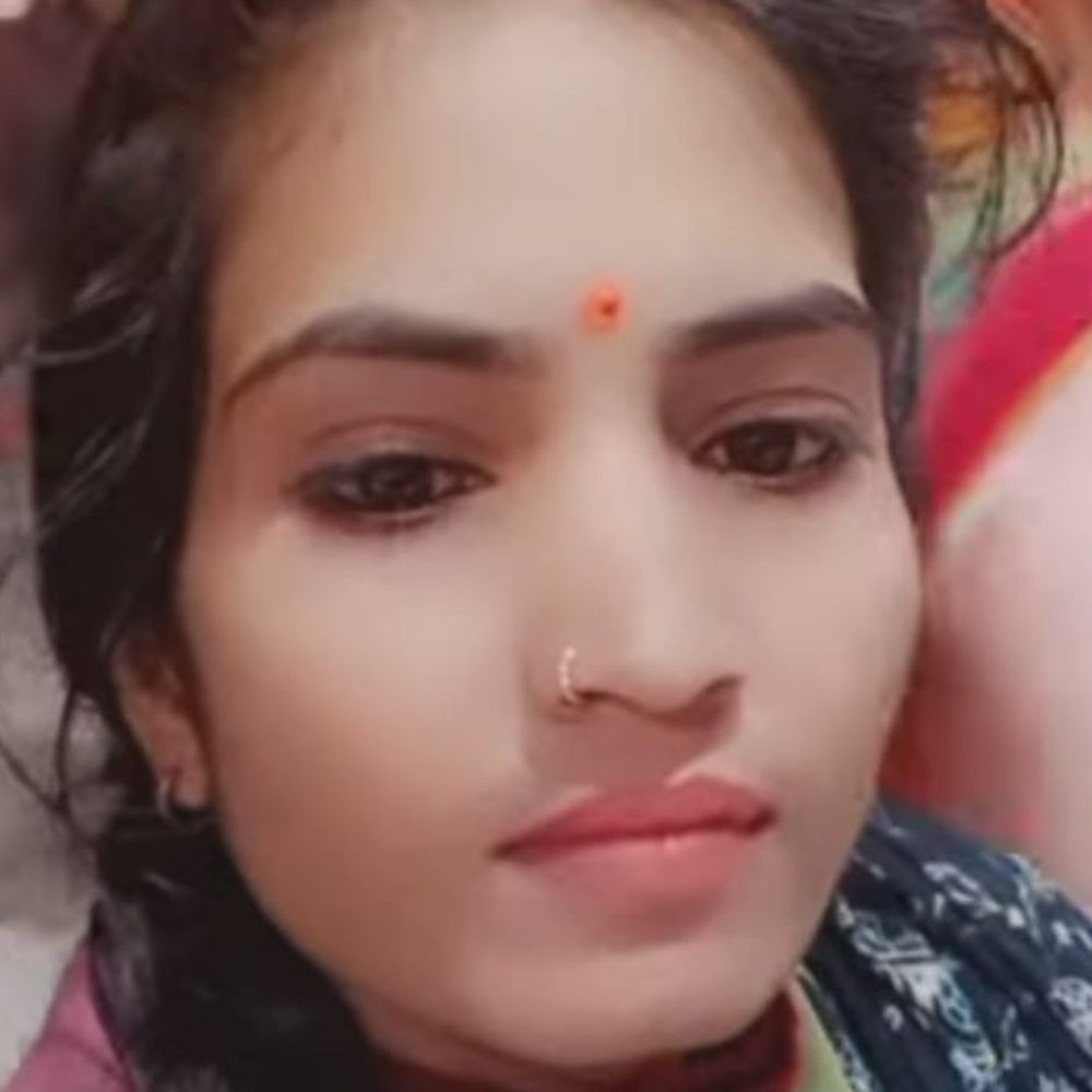 ब्यूटी पार्लर संचालिका का फंदे से लटका मिला शव:ललितपुर में महिला का 4 साल पहले हुआ था तलाक, जांच जारी