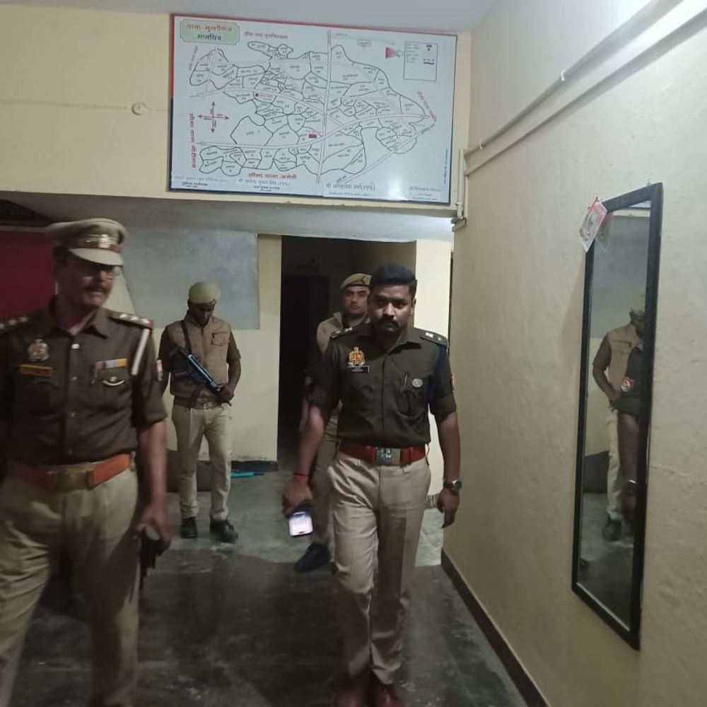 देर रात एसपी ने मुंशीगंज थाने का किया औचक निरीक्षण:थाने की व्यवस्थाओं पर जताई खुशी, मिलेगा पुरस्कार