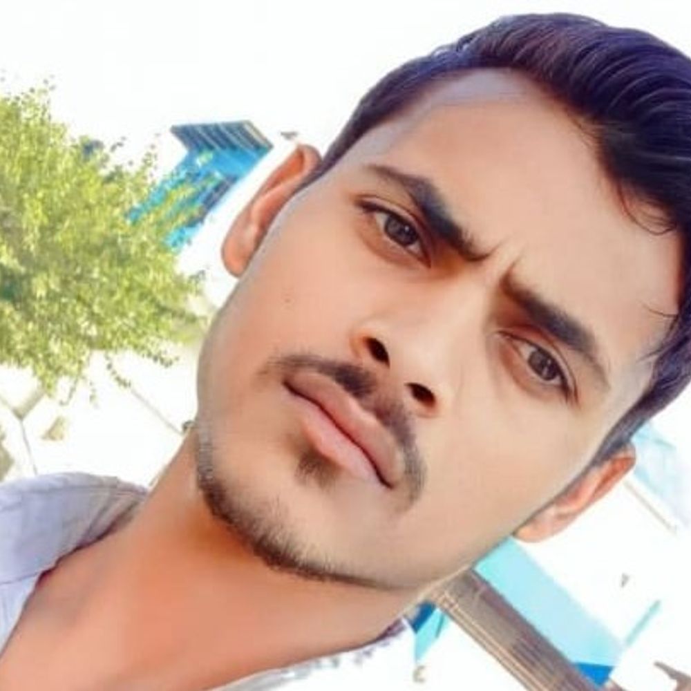 संभल में मुरादाबाद के युवक की मौत:बहन की शादी से लौटते समय हादसा, शव रातभर खंदी में पड़ा रहा