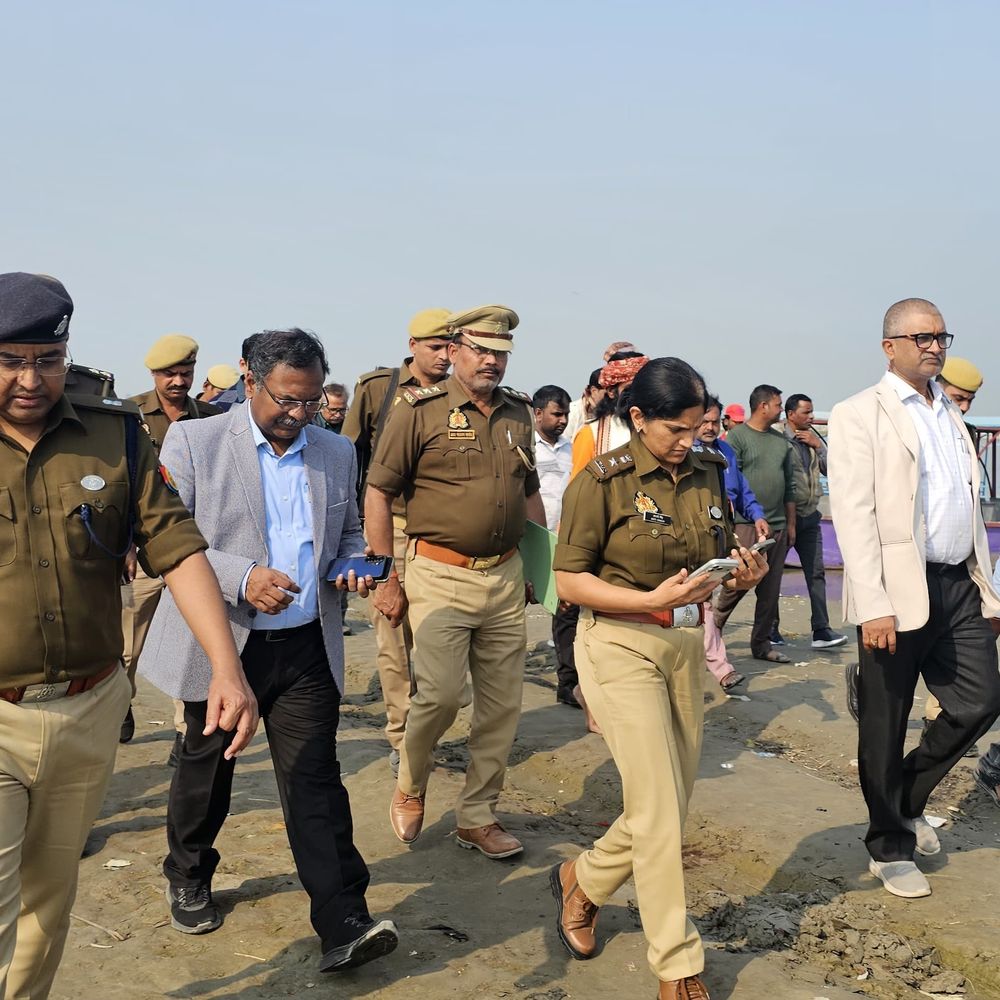फर्रुखाबाद में महाशिवरात्रि मेला, डीएम-एसपी ने व्यवस्थाएं जांचीं:श्रृंगीरामपुर में ड्रोन से होगी निगरानी, घाट पर बैरिकेडिंग के निर्देश
