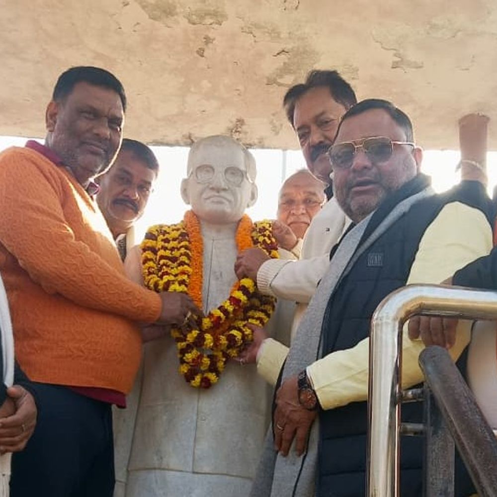 दीनदयाल उपाध्याय पुण्यतिथि पर भाजपा ने मनाया समर्पण दिवस:देवरिया में एकात्म मानववाद को राष्ट्र निर्माण में मार्गदर्शक बताया गया