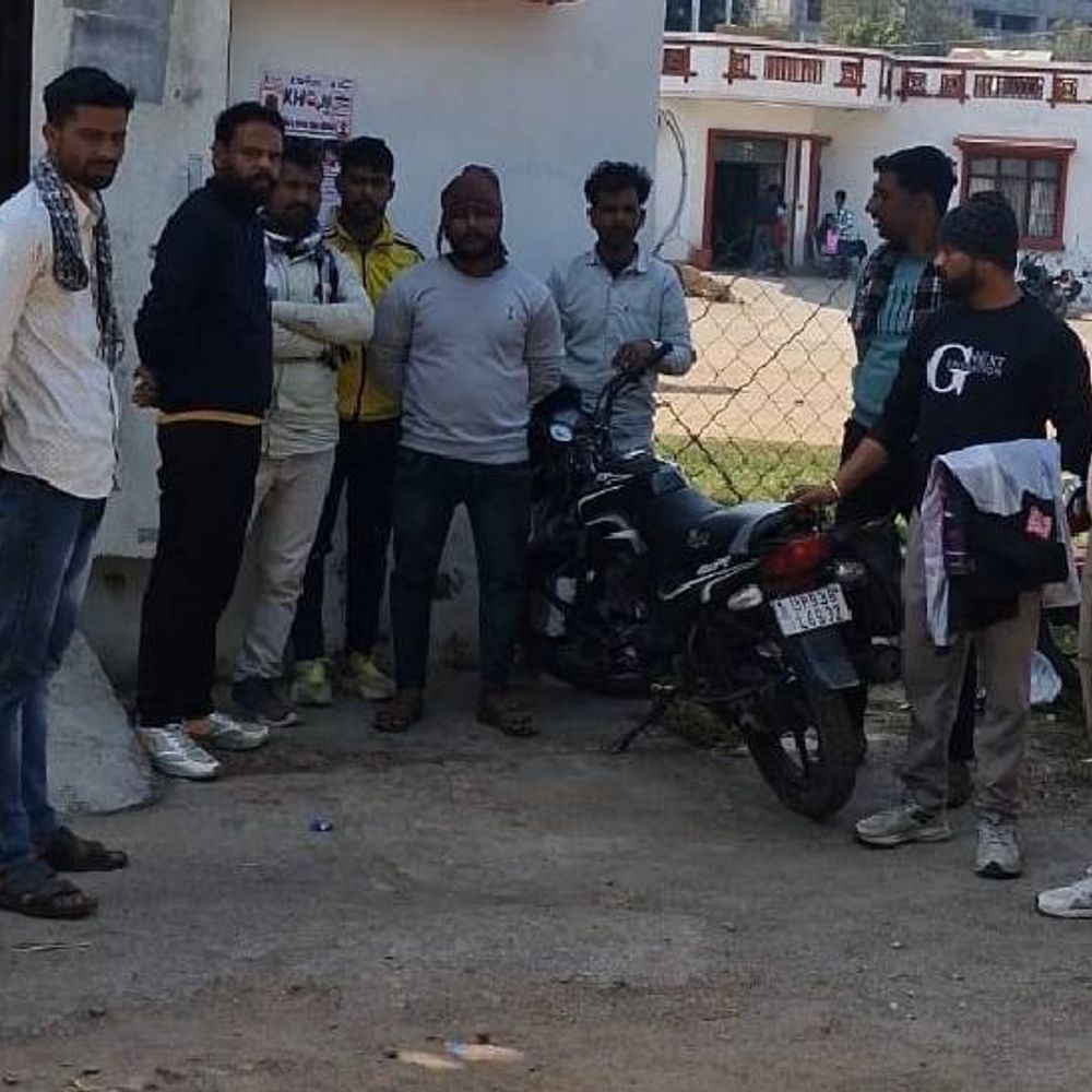 झांसी में महिला की संदिग्ध अवस्था में मौत:भाई बोला- गला दबाकर मर्डर किया, करंट भी लगाया, 3 साल पहले शादी हुई थी