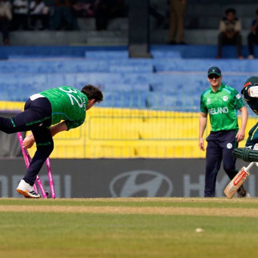 टी-20 वर्ल्डकप, ऑस्ट्रेलिया का चौथा विकेट गिरा:इंग्लिस के बाद मैक्सवेल भी आउट, आयरलैंड पहले बॉलिंग कर रही है