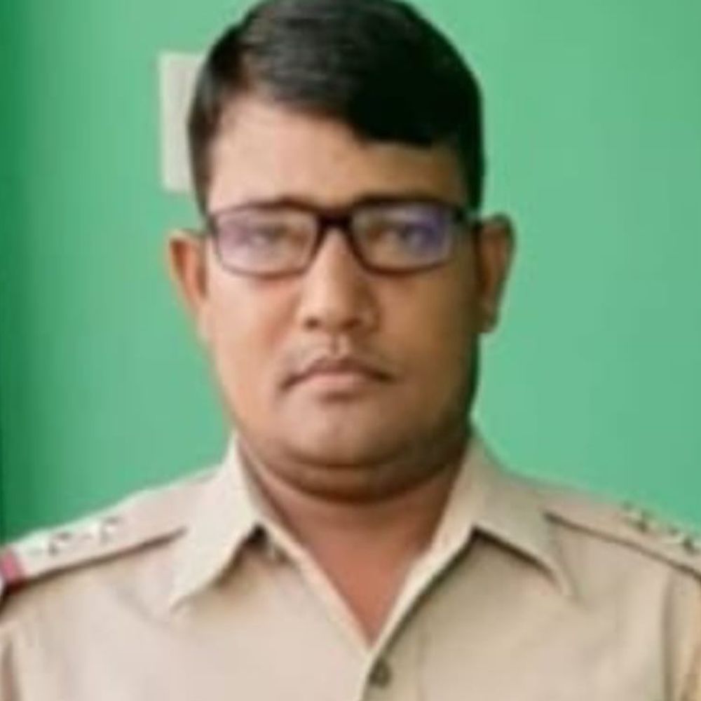 लखनऊ में बी-फार्मा छात्र की संदिग्ध हालत में मौत:कमरे में बेहोश पड़ा मिला, जीआरपी जवान अपने मकान में मृत मिले