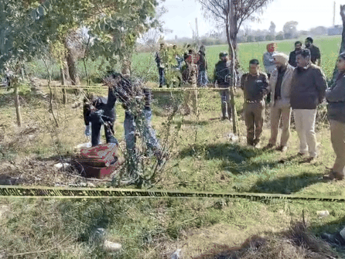 बठिंडा में सूटकेस में पैक युवती की लाश मिली:  बॉडी आधी जली, चोट के भी निशान, हत्या कर हाईवे के किनारे फेंका गया – Bathinda News