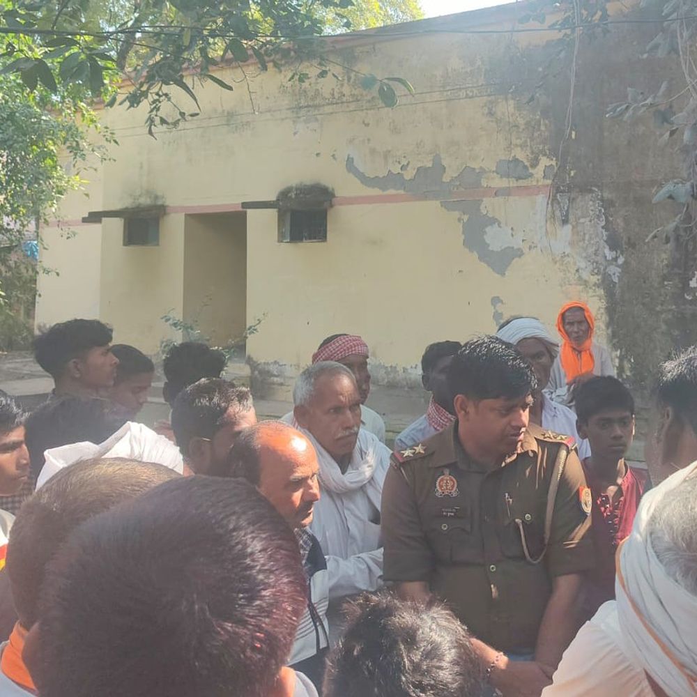 प्राथमिक स्वास्थ्य केंद्र में छात्र ने फांसी लगाकर की आत्महत्या:एएनएम बहन के साथ रहकर करता था पढ़ाई, बहन के घर जाने पर उठाया कदम