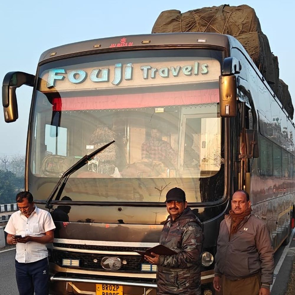 लखनऊ में ओवरलोडिंग वाहनों का चालान:43.79 लाख रुपए जुर्माना वसूला,16 फरवरी तक स्लीपर बसों की जांच होगी