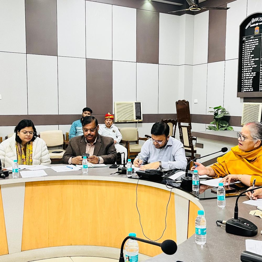 लखनऊ में होगा फ्लावर शो:मेयर सुषमा खर्कवाल बोलीं- पर्यावरण संरक्षण और हरित संस्कृति को बढ़ावा मिलेगा